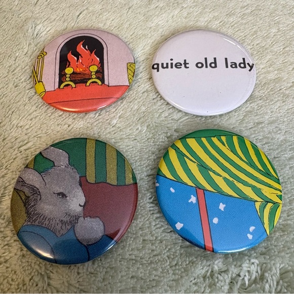 ‘Goodnight Moon’ Set of 4 Storybook Pin Back Buttons - Picture 1 of 2